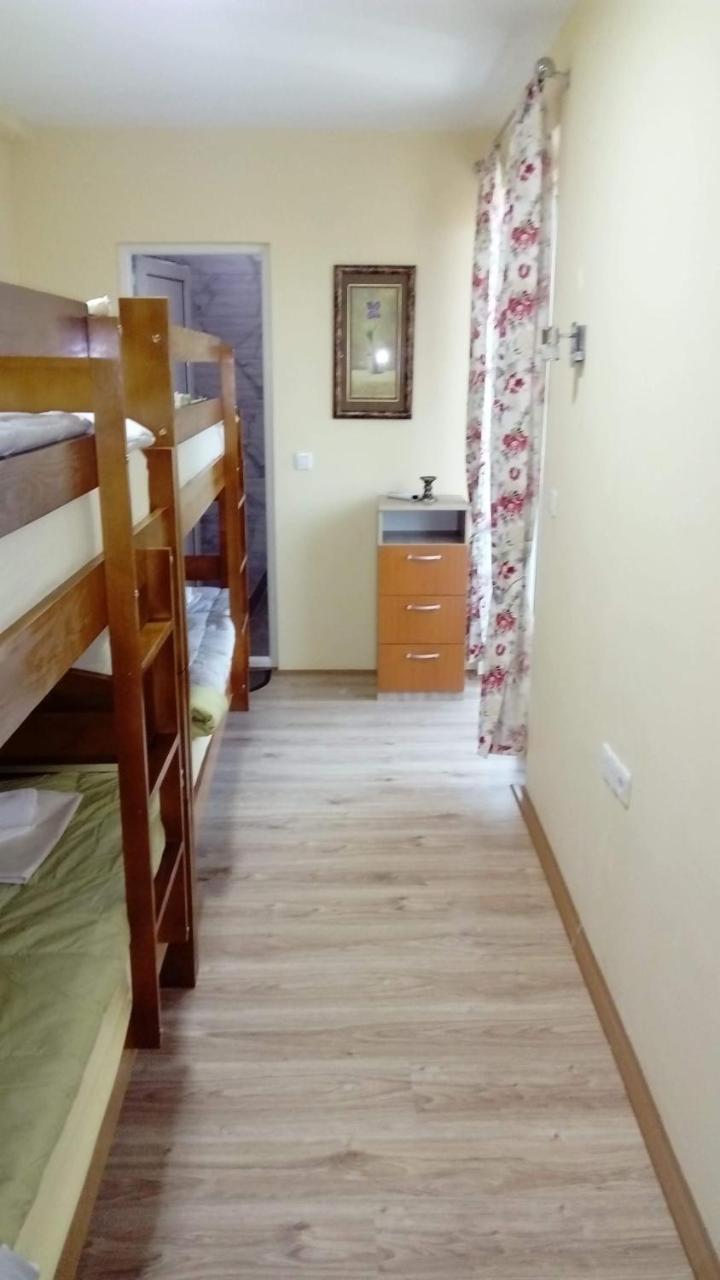 Hostel „Ж" Gradsko Exterior foto